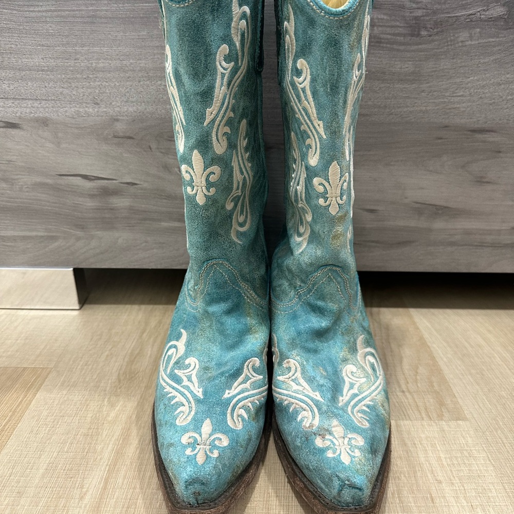 Corral women’s cowboy boots.
